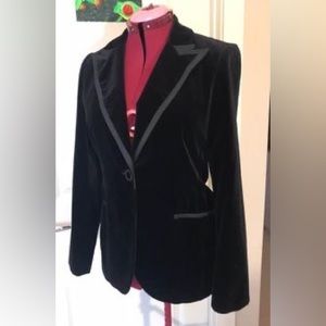 New but no tags velvet blazer. Holt Renfrew. Size 12.